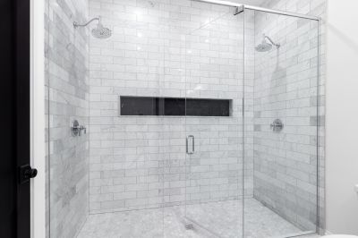 Marble-Effect Tiles in Shower